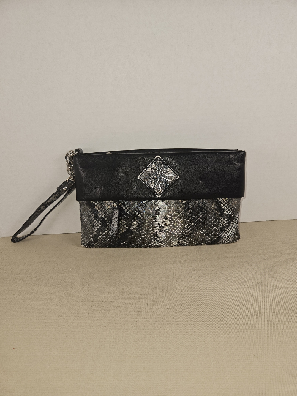 Simply Vera Vera Wang Black and Gray Snake-Print Wristlet Clutch